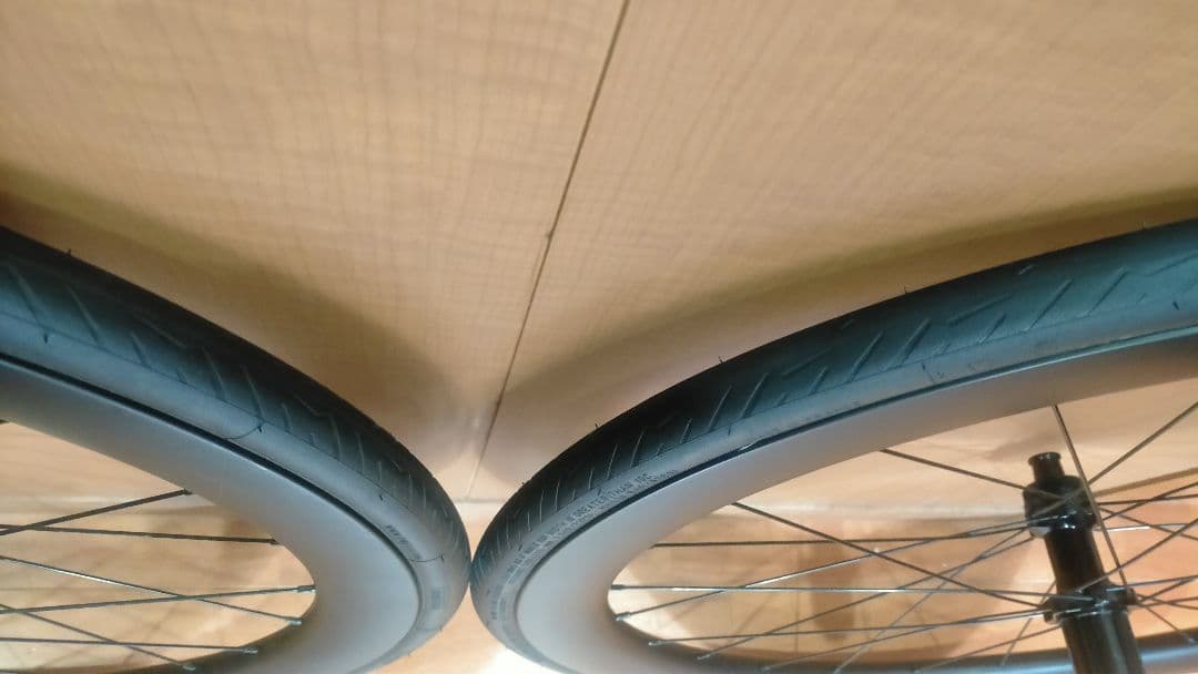 50mmハイト カーボンホイール ピレリ 26c タイヤ TPUチューブ 前後