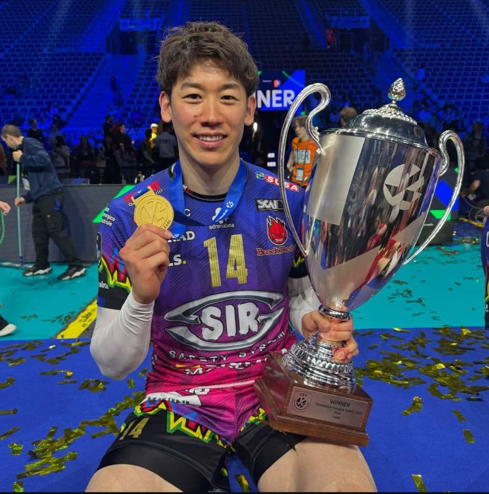 ☆石川祐希選手 ペルージャ　ユニフォーム　ゲーム　シャツ　バレーボール　ジャージ