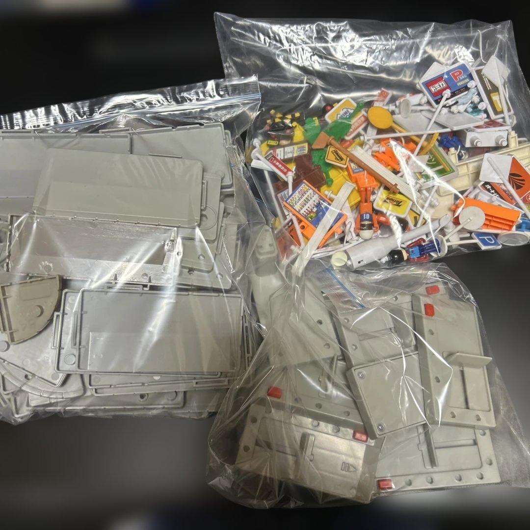 トミカタウンプレイセット 付属品多数