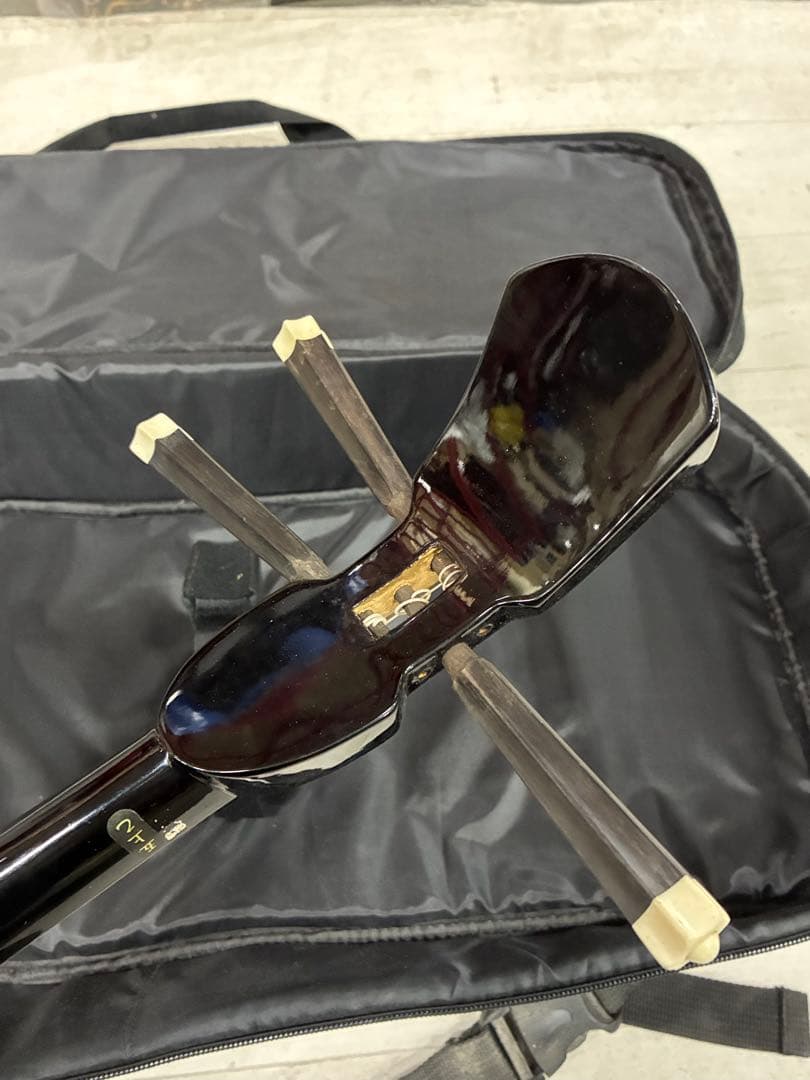 B0105）沖縄三線 蛇三線 人工皮 蛇柄 三味線 和楽器 ケースおまけ