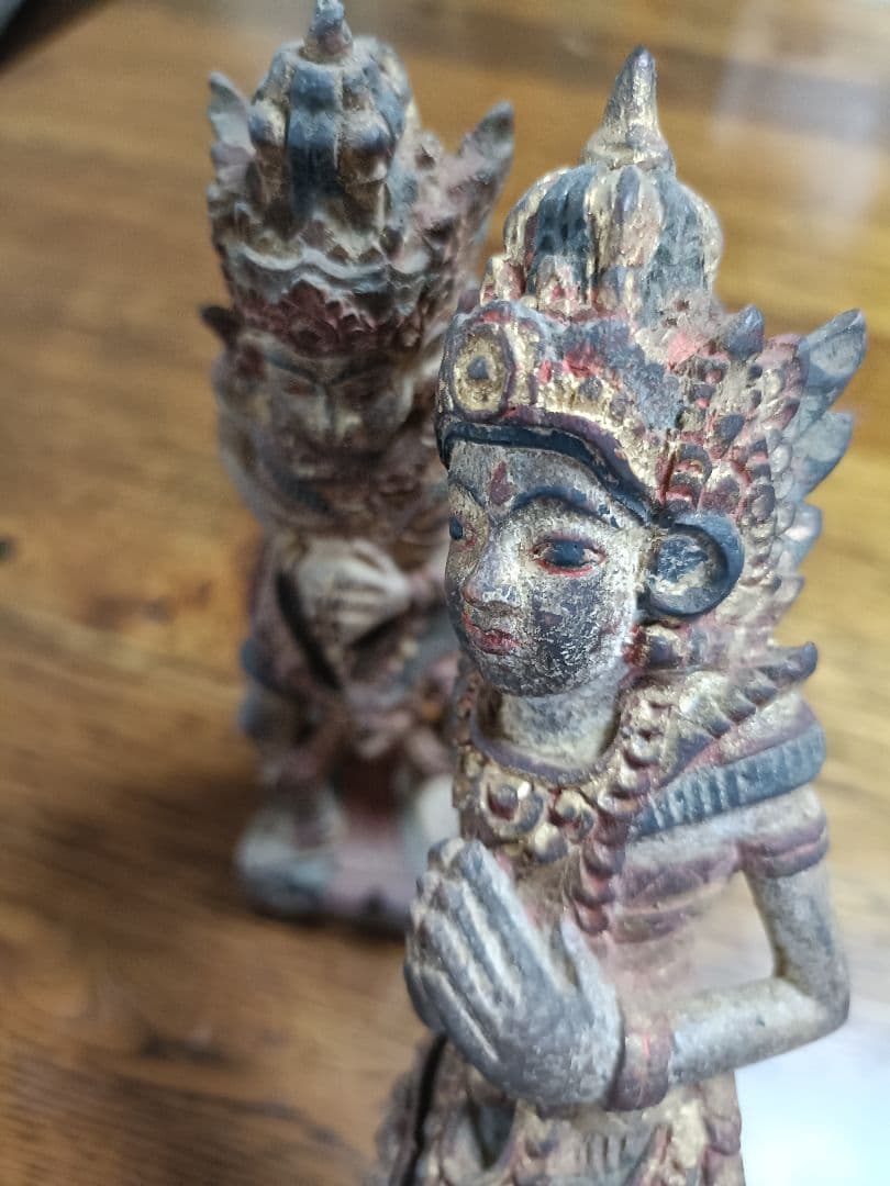 バリ島購入木製工芸品２体　２４センチ