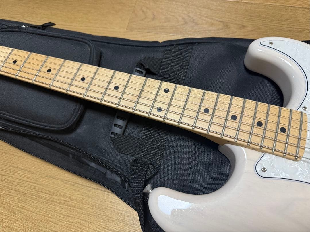 Neo Classic NST110MAH-WB ストラト