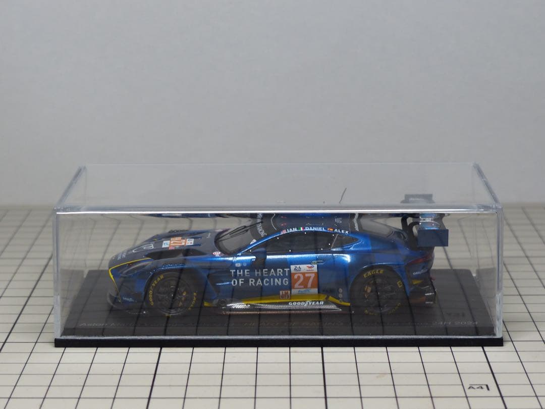 スパーク spark 43 heart of racing アストンマーティン