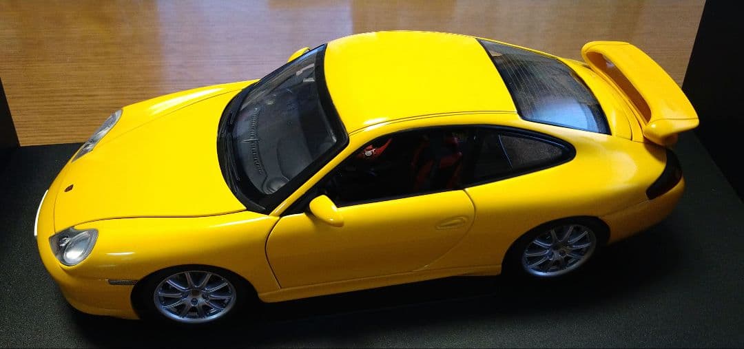 オートアート 1/18 ポルシェ911GT3(996) スピードイエロー