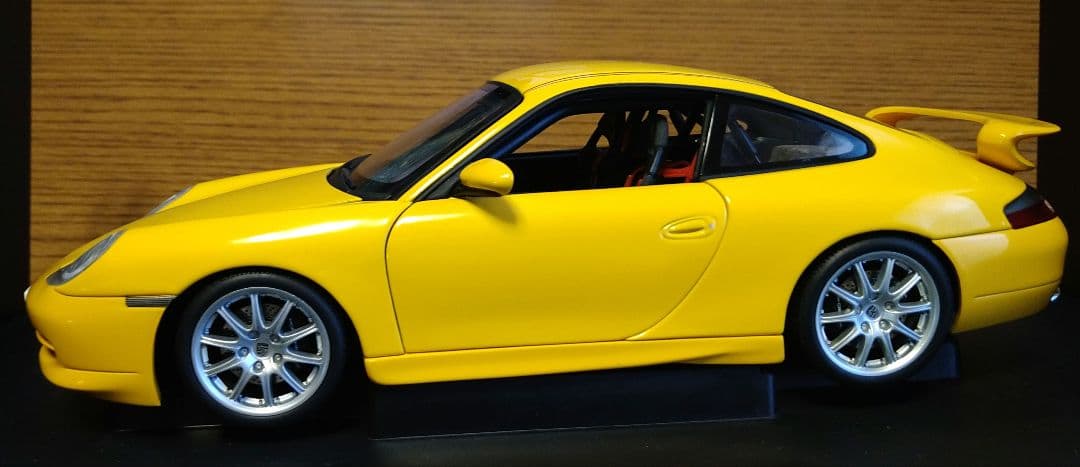 オートアート 1/18 ポルシェ911GT3(996) スピードイエロー