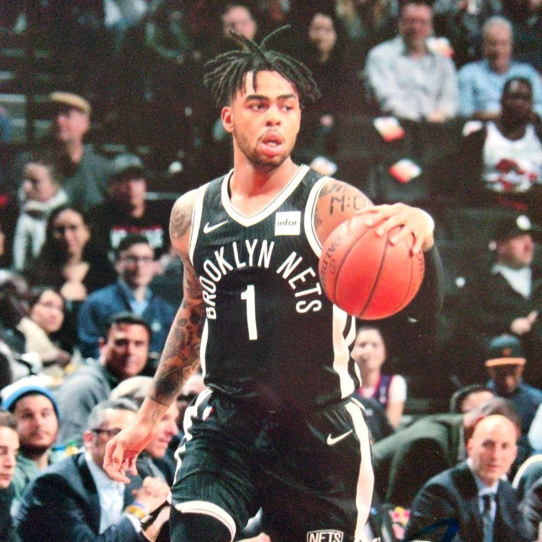 デァンジェロ・ラッセル直筆サイン入り2Lサイズ写真…アメリカプロバスケットボール