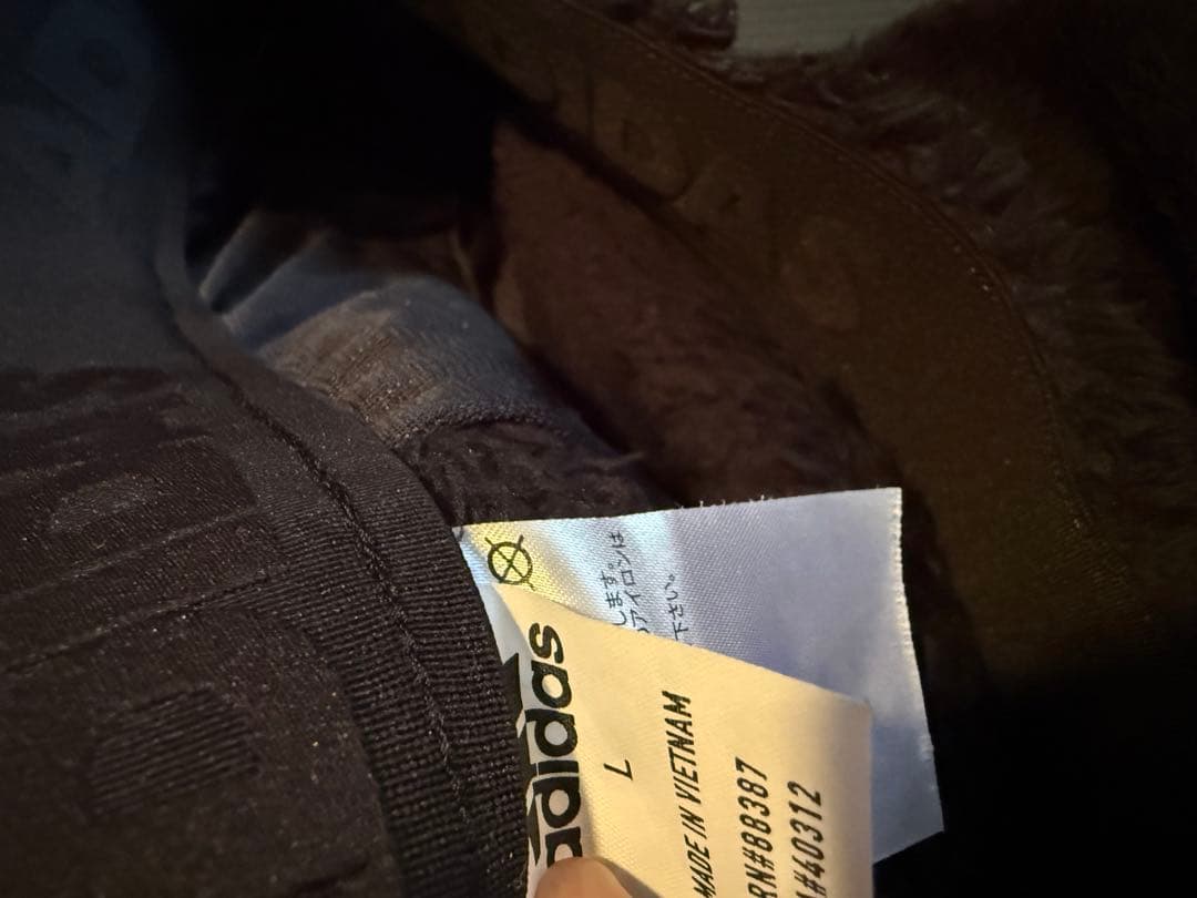 adidas ブラック フリース もこもこセットアップ