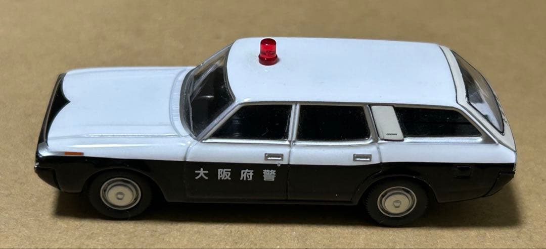 箱なし トミカリミテッドヴィンテージネオ クラウンバン カスタム 2台セット