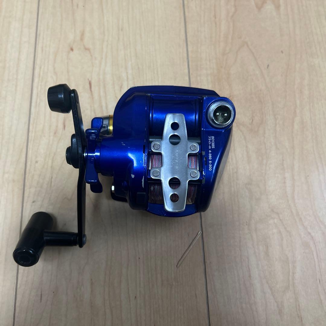 電動リール デジタル表示 青