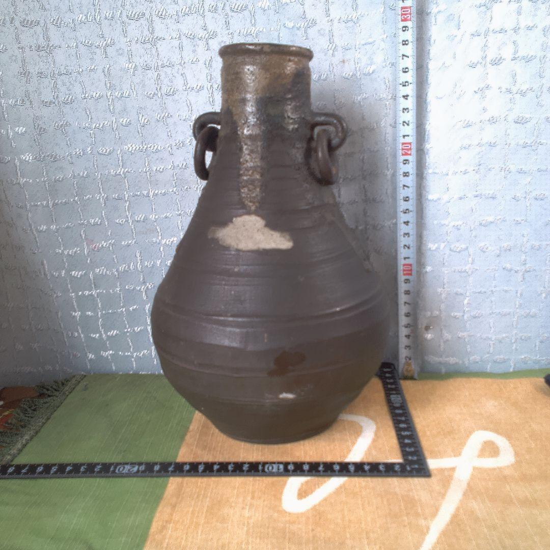 茶色の陶器製壺 金属製ハンドル付き 直しあります