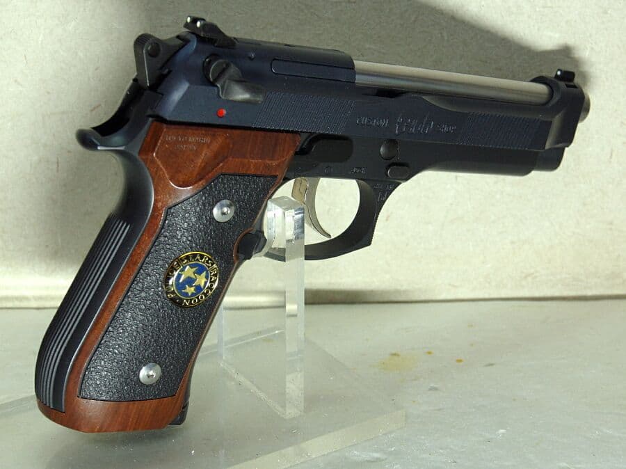 東京マルイ バイオハザード サムライエッジ改クリスレッドフィールド 15周年版