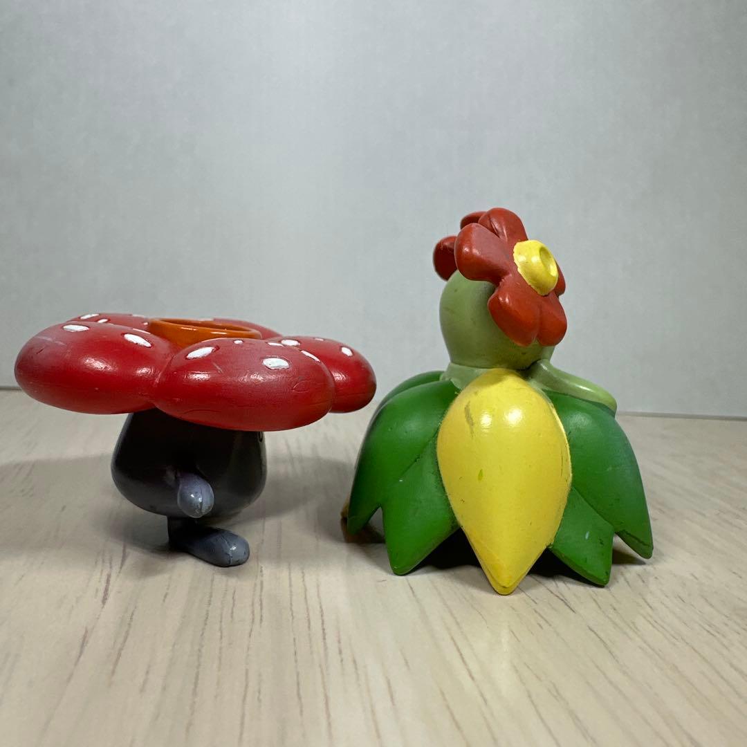 【希少】モンコレ初期4点セット　ナゾノクサ　クサイハナ　ラフレシア　キレイハナ