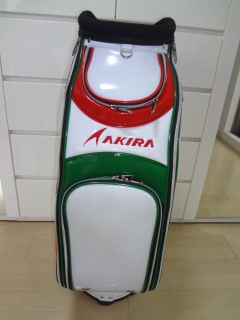 AKIRA / アキラ エナメル 3点式 豪華キャディバッグの 限定品 極上品