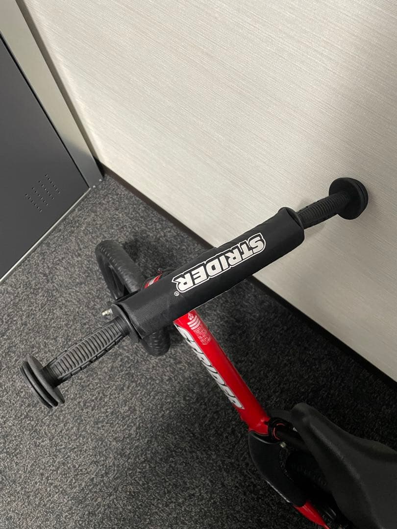 ストライダー　スポーツ　12インチ　レッド