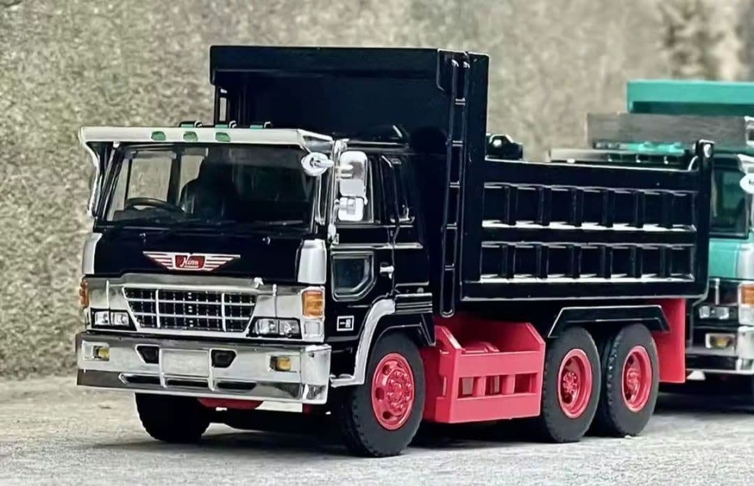 DBGT 1/64 日野 スーパードルフィン ダンプ トラック 黒