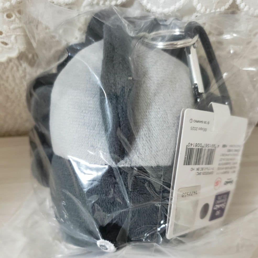 新品・タグ付・未開封★サンリオ 黒 ミャクミャク★カラビナ付き ぬいぐるみ★7点