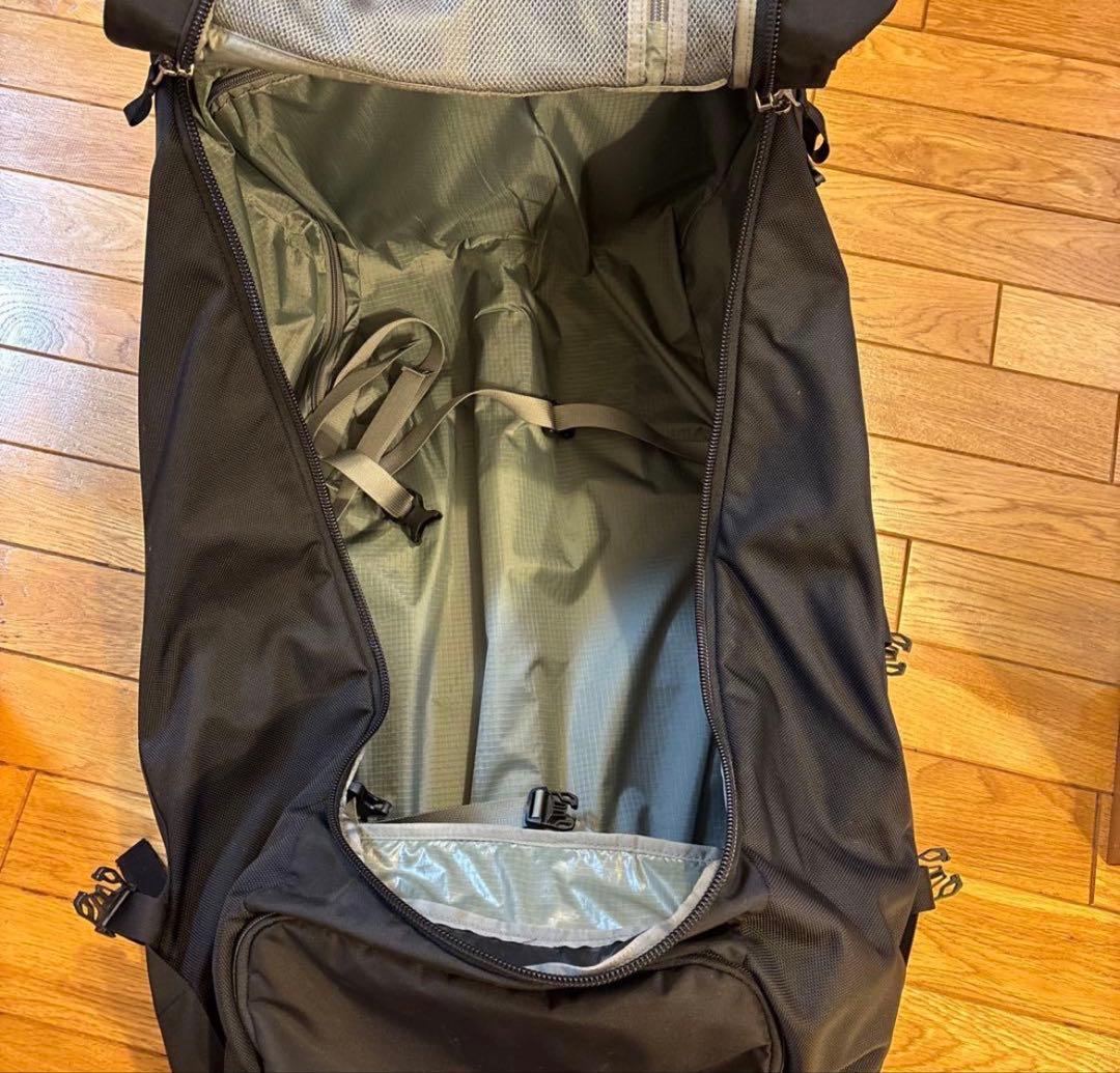 mont-bell モンベル　ウィーリーダッフル 80 キャリーバッグ