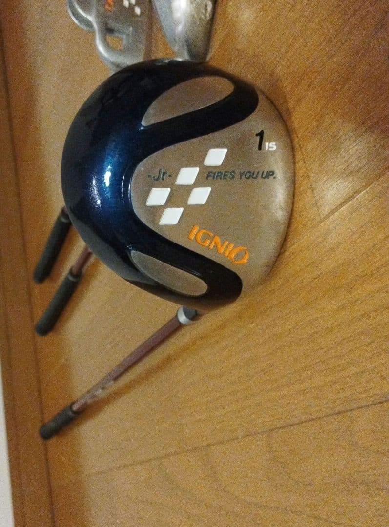 IGNIO イグニオ ジュニアゴルフクラブセット グラブ3本 バッグ 6〜8歳用