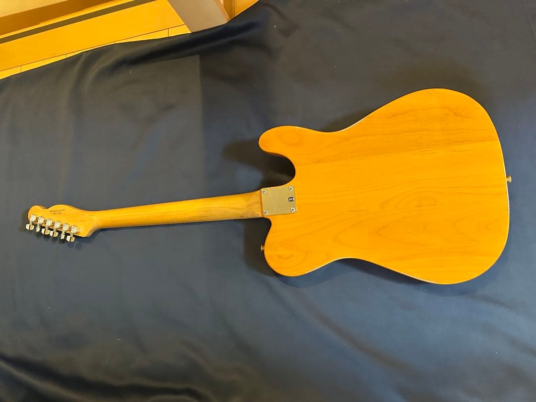 左利き用　Squier by Fender スクワイヤー　フェンダー