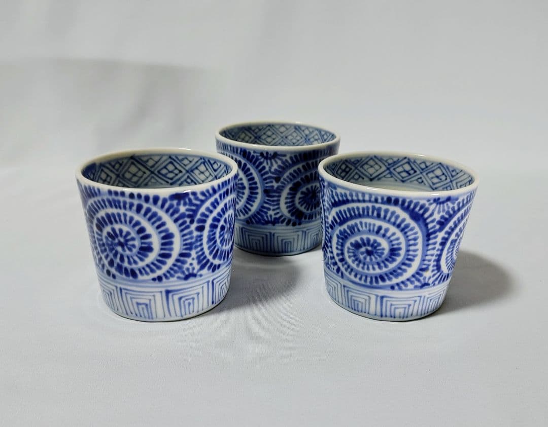 蛸唐草　蕎麦猪口三個