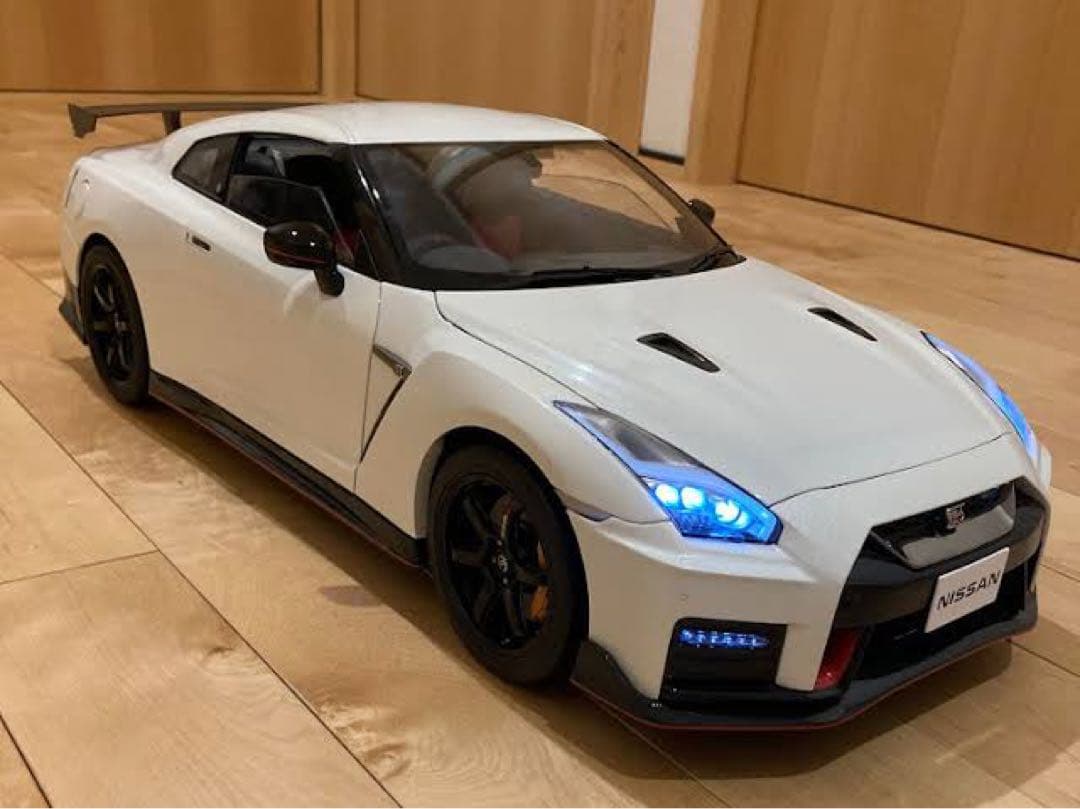 Nissan GT-R35 Nismo 1/8スケールモデル