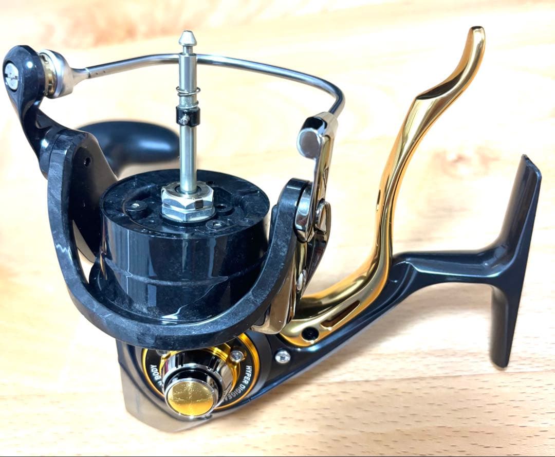 ダイワ　15TOURNAMENT iso 3000H-LBD右巻き