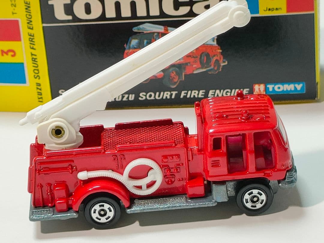 黒箱トミカ 3　イスズ　スクアート消防車　美品　日本製　デッドストック