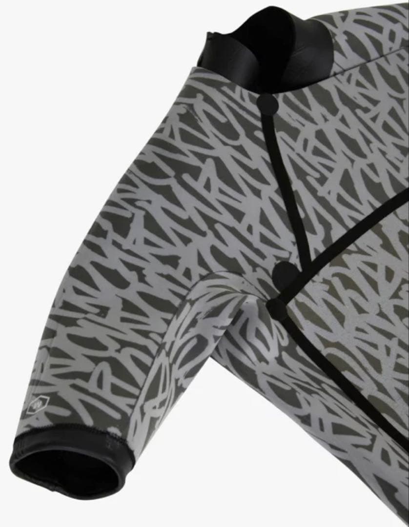 RVCA ブラック シーガルウェットスーツ Lサイズ 50%オフ