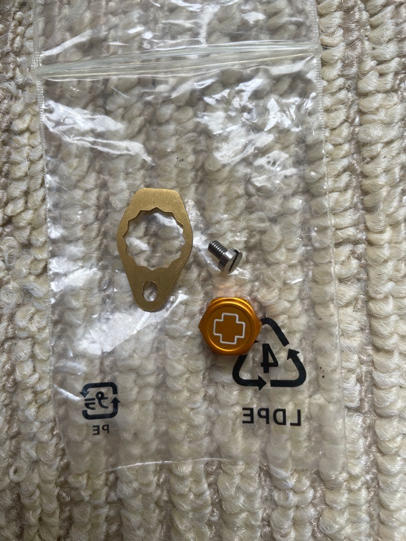 スタジオコンポジット　カーボンハンドル　105ミリ　シマノ左