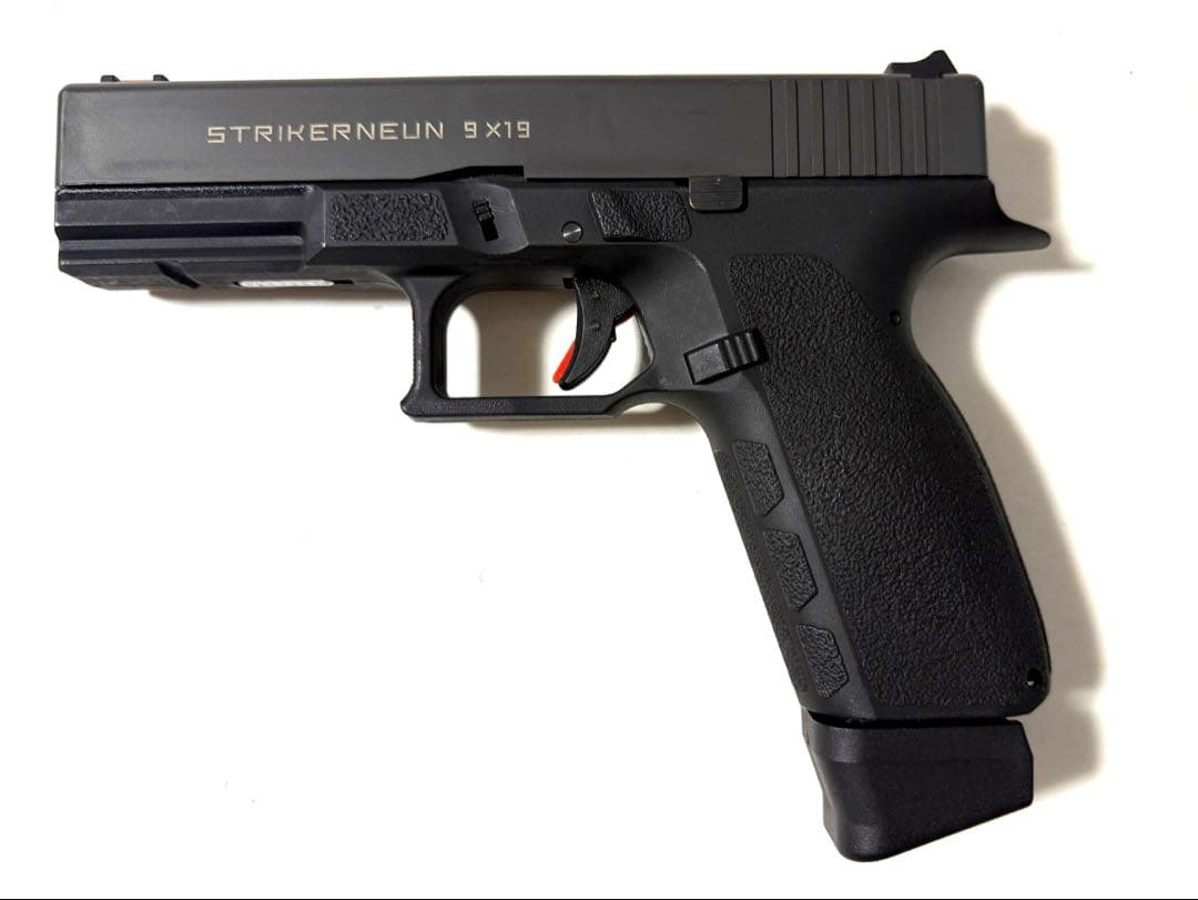 カーボネイト　ストライカーナイン