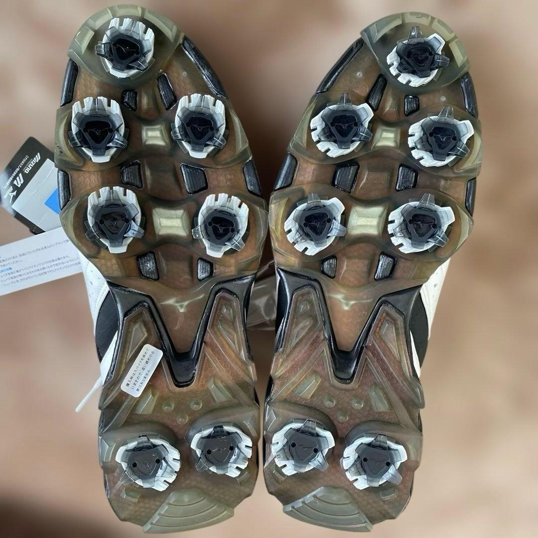 ミズノ ゴルフシューズ✴︎白と黒✴︎未使用✴︎タグ付✴︎ドライスタイル039 生産終了品