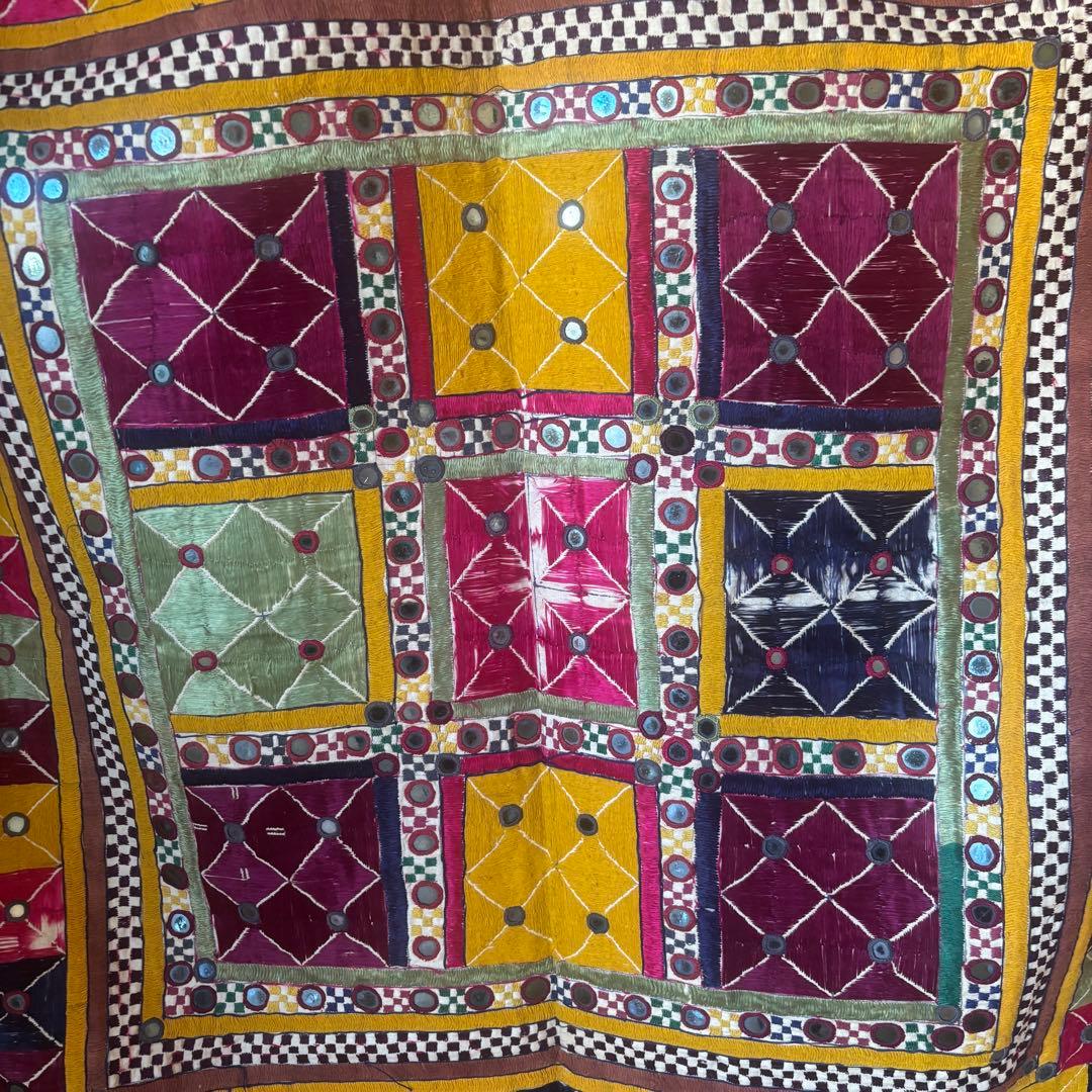 インドアンティークミラーワーク刺繍タペストリー