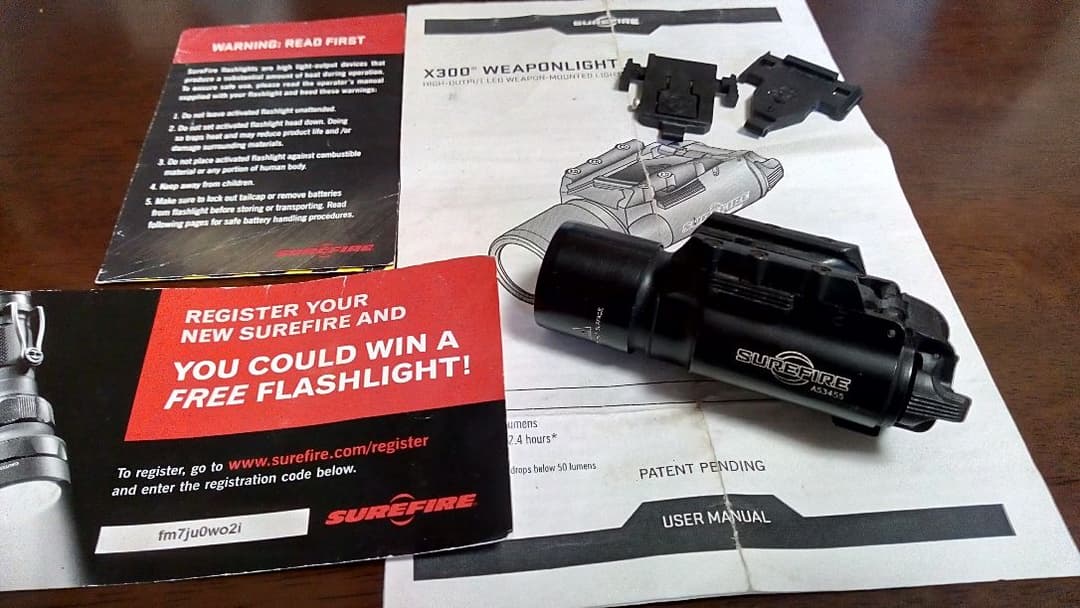 SUREFIRE X300 LED WeaponLight(レア本物です)