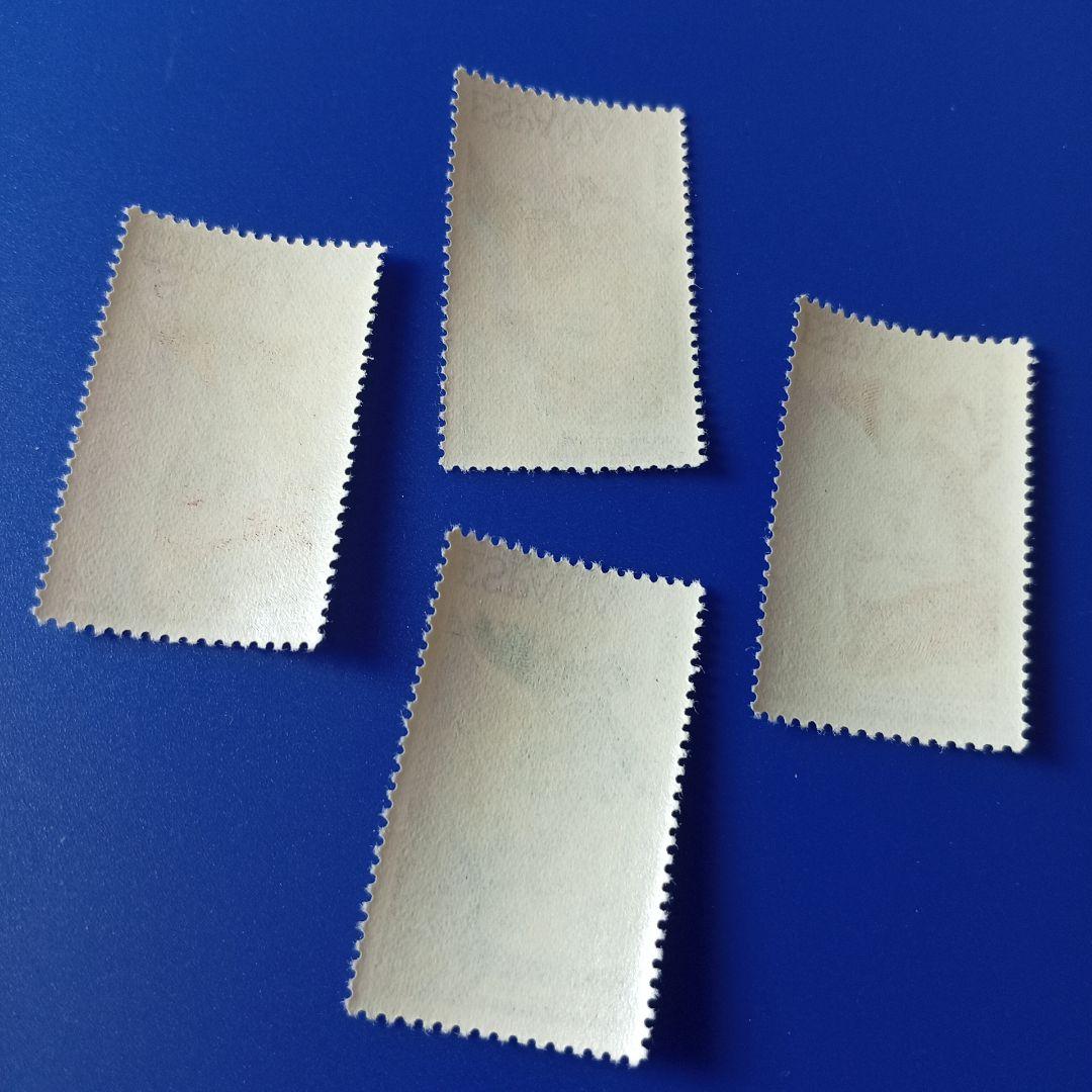 2302 外国切手 イタリア 陶瓷器の芸術等2連刷  未使用