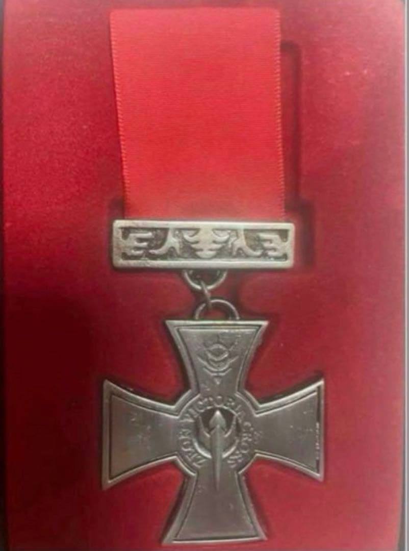 90s激レア（未使用品）機動戦士ガンダム逆襲のシャアジオン十字勲章限定品/非売品