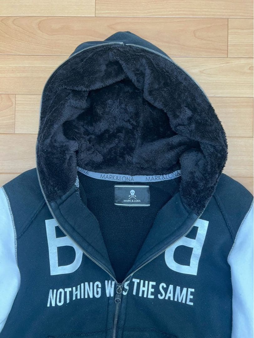 MARK&LONA マークアンドロナ フード.スタッズ付き パーカー ブラックM