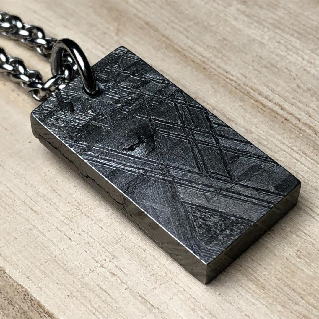 隕石　ムオニオナルスタ隕石　 ペンダントトップ　重さ約20ｇ