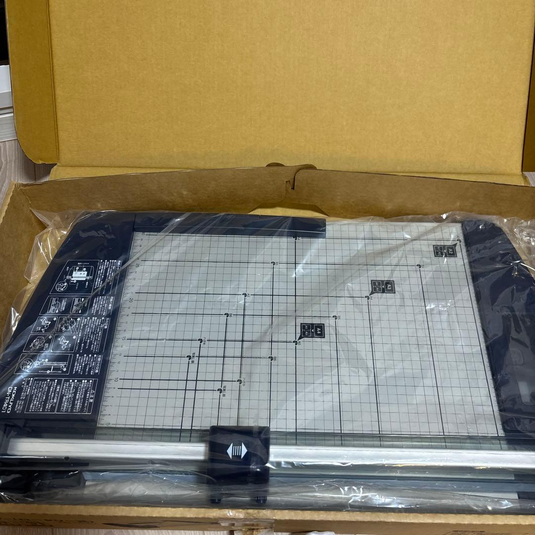 コクヨ　ペーパーカッター（ロータリー式）40枚