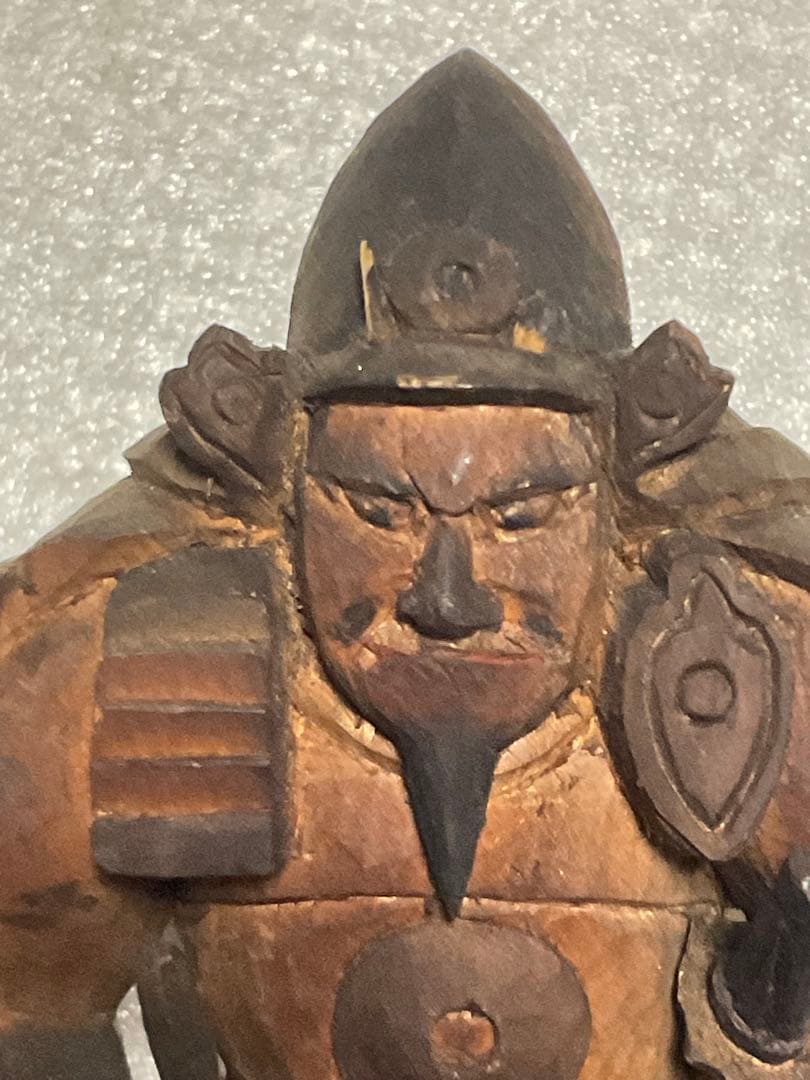 古武士の木彫り像【年代物アンティーク／岡山県加茂町にて仕入れ品】。