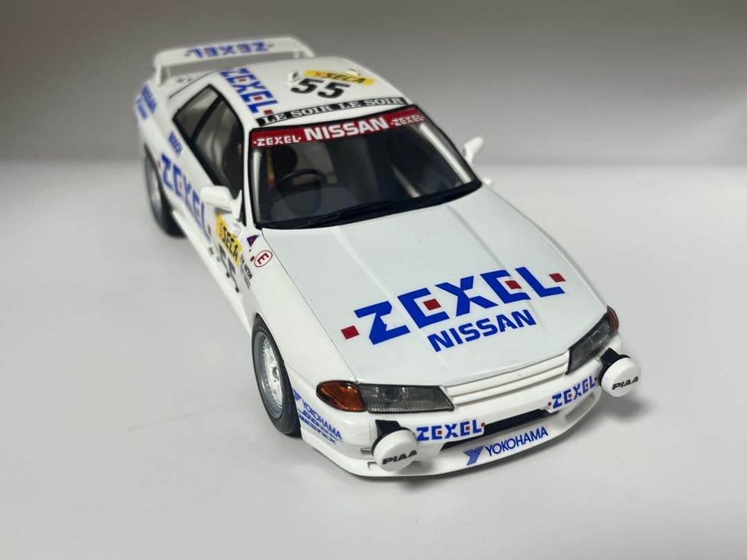 タミヤ1/24ゼクセルスカイラインGT-R Gr.Nプラモデル完成品