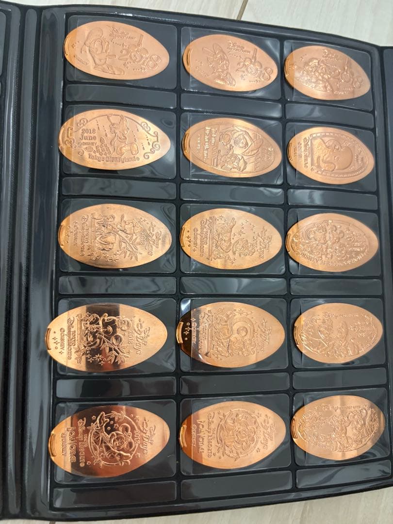 ディズニー　スーベニアメダル　208枚　メダルコレクションブック付き