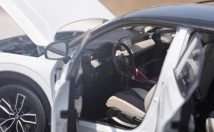 ミニカー 1/18 ホンダ ヴェゼル HONDA VEZEL 2023 ホワイト