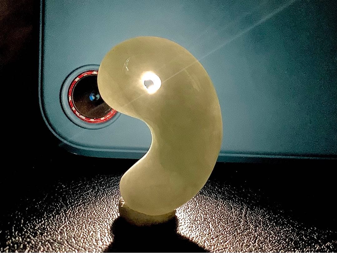 ✳赤褐色入り糸魚川翡翠アイスジェイド*高額勾玉　鑑定鑑別書付本物をお持ちください