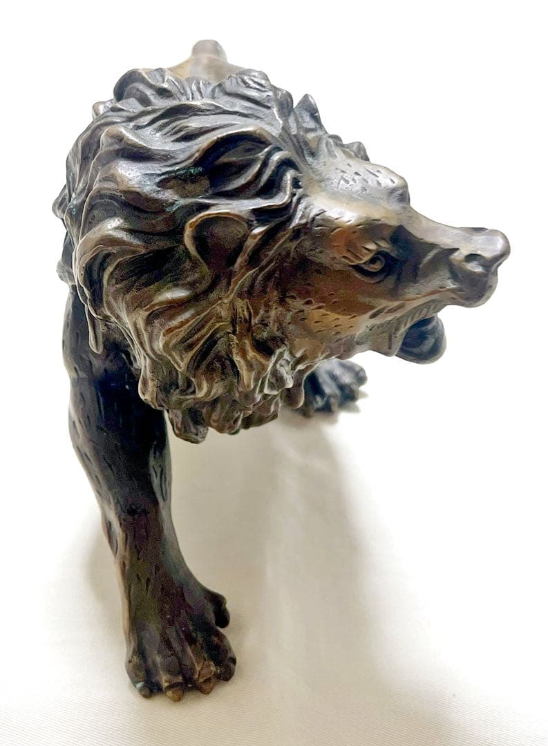 金属工芸　銅製　長さ約30cm　百獣の王　ライオン　置物