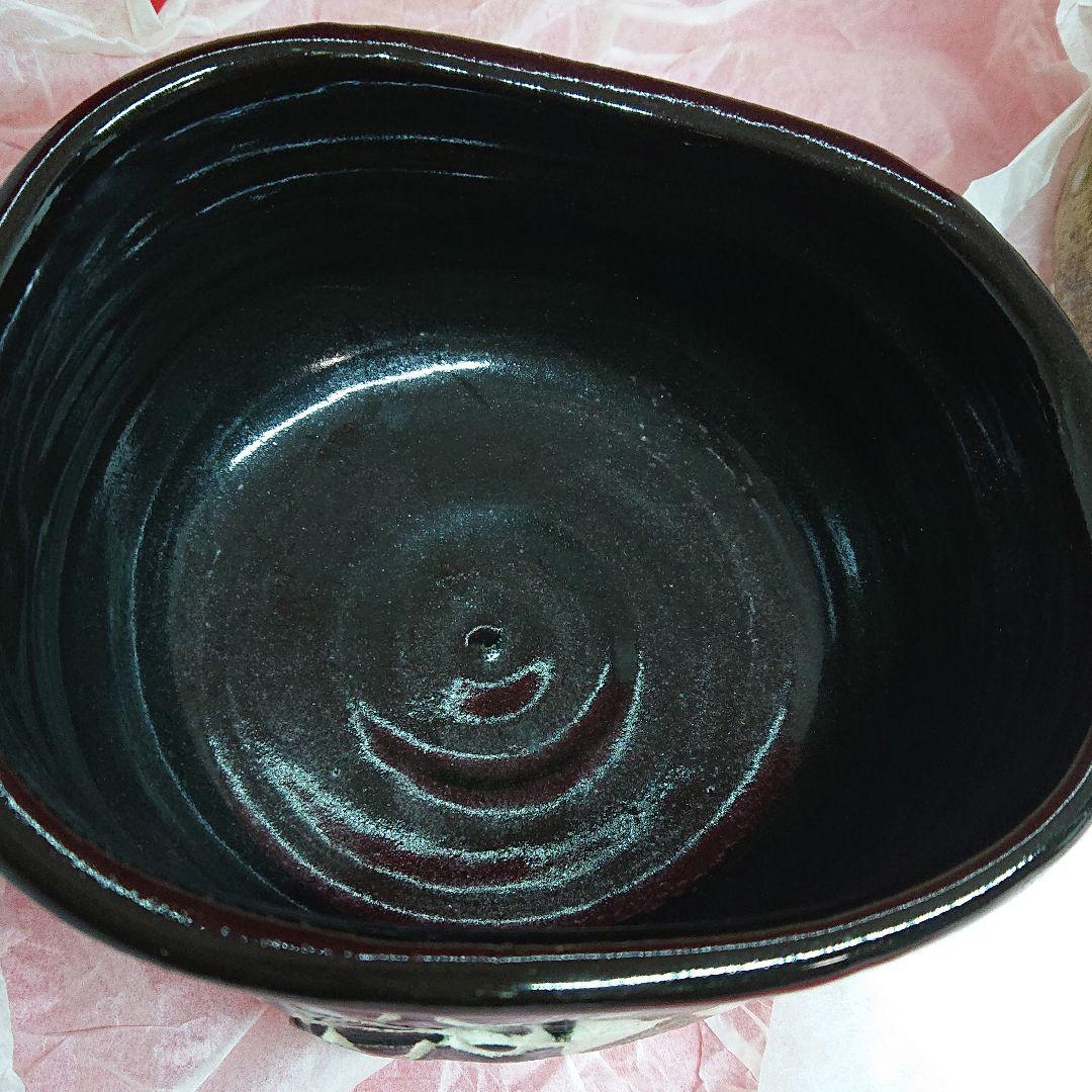 一双茶碗　志野茶碗と黒織部茶碗 共箱入