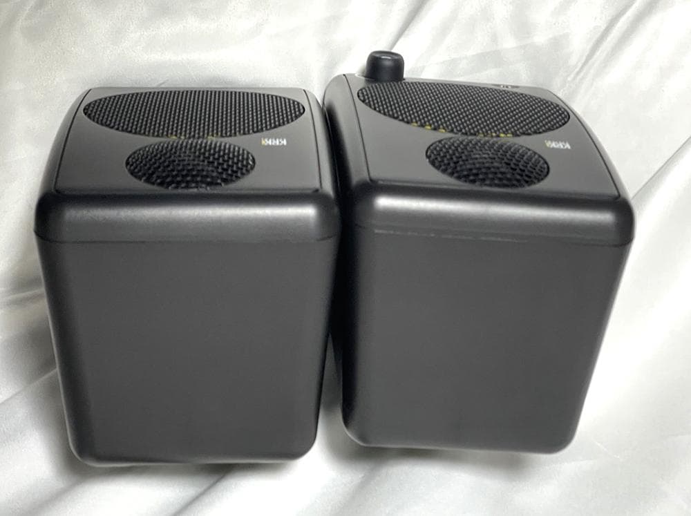 は*じ様 KRK GoAux 3 ポータブル・ニアフィールドモニター (キャリー