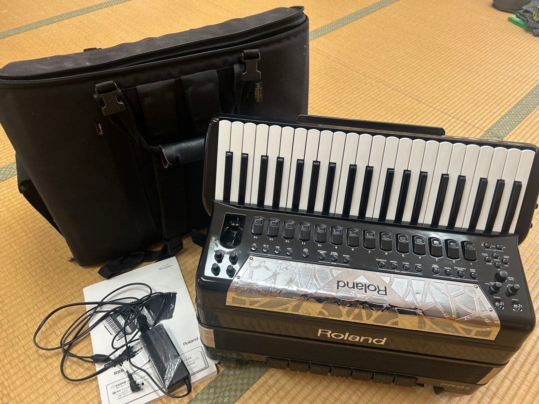 Roland FR-8X アコーディオン 専用ケース付き