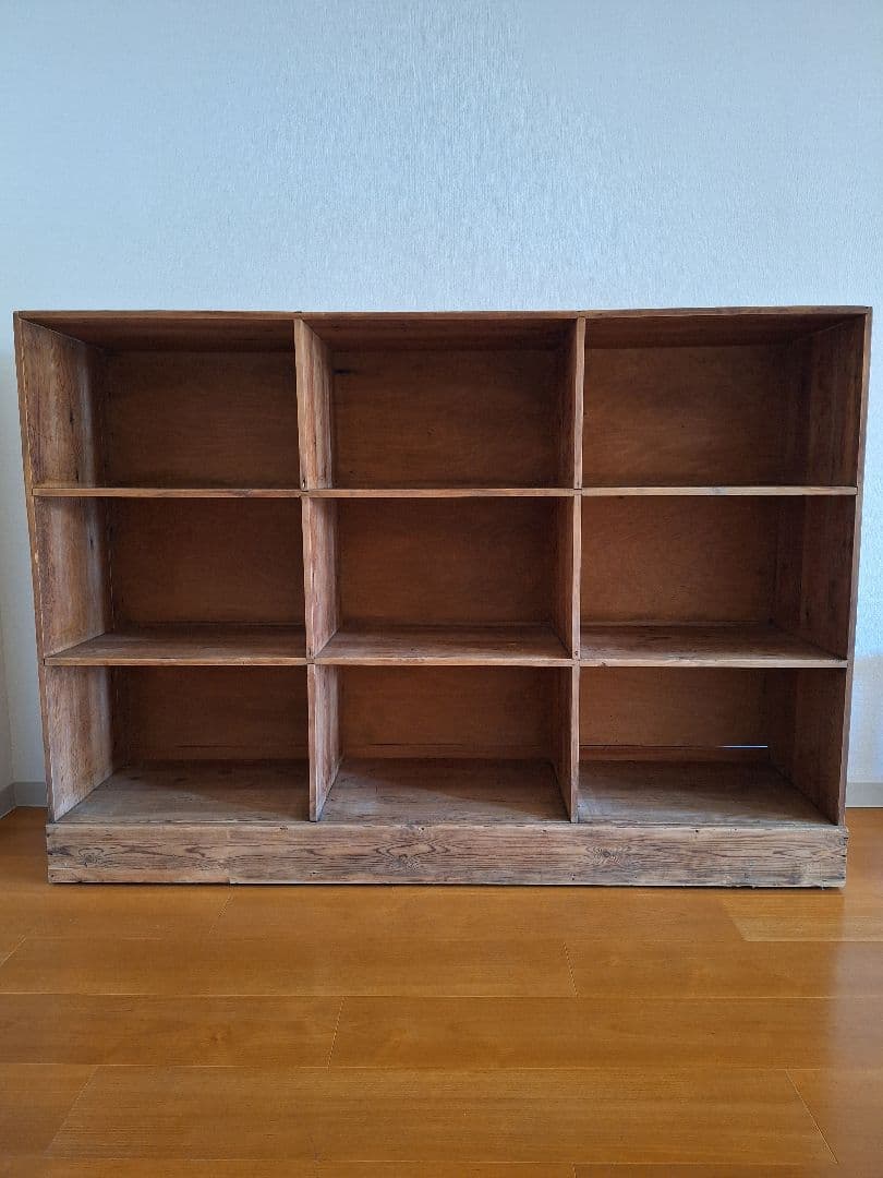 クランクマルチェロ　ベルギーオープンシェルフ