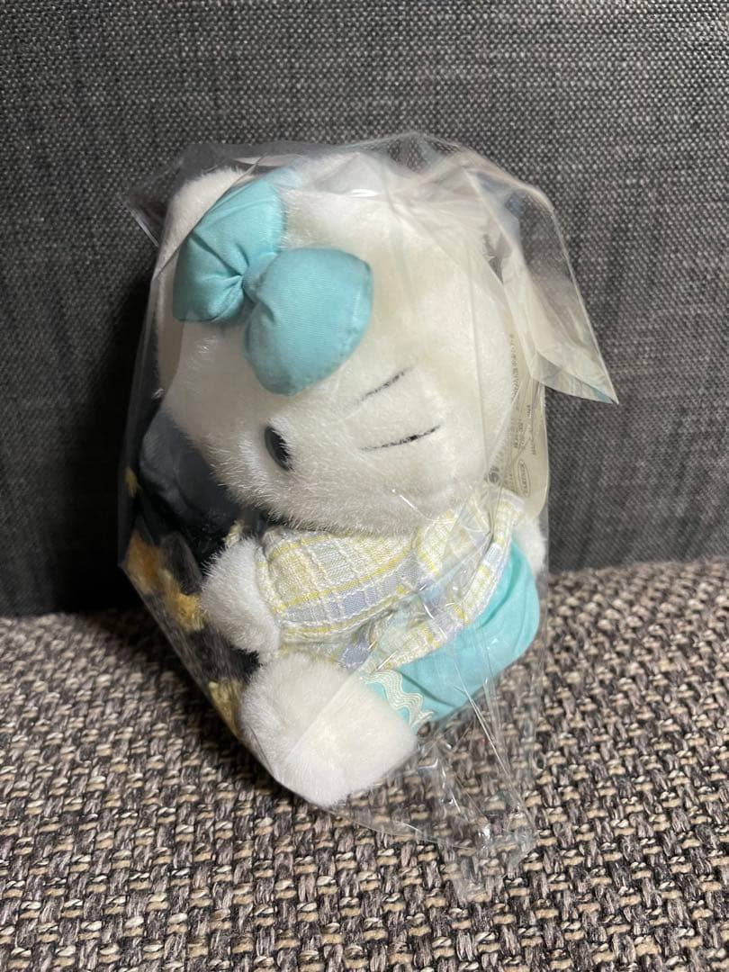 ハローキティ ミニチュアダックス抱いたぬいぐるみ