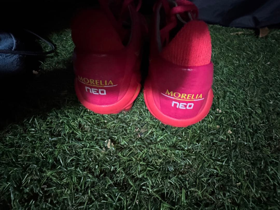 Mizuno Morelia NEO サッカーシューズ 赤